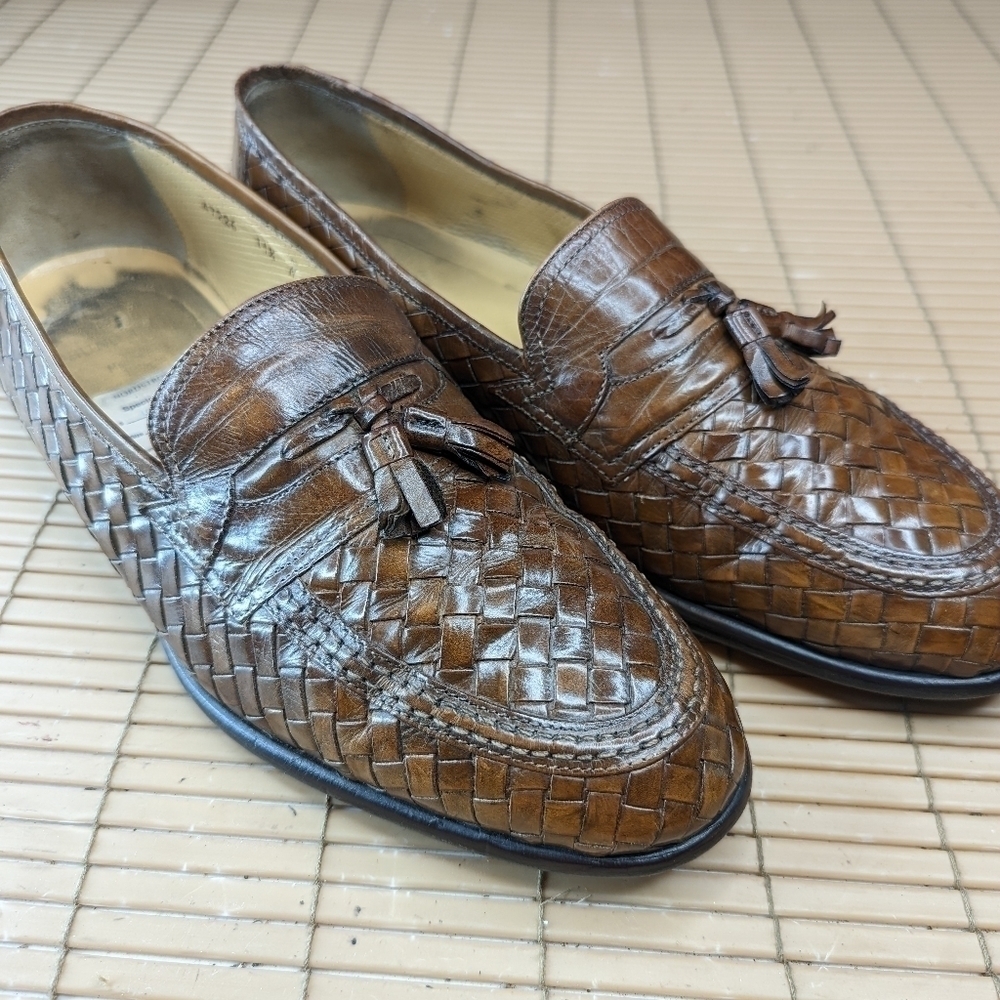 Bruno Magli "Buono" men's sz 11.5D. woven leather tassel loafers. Great Conditio